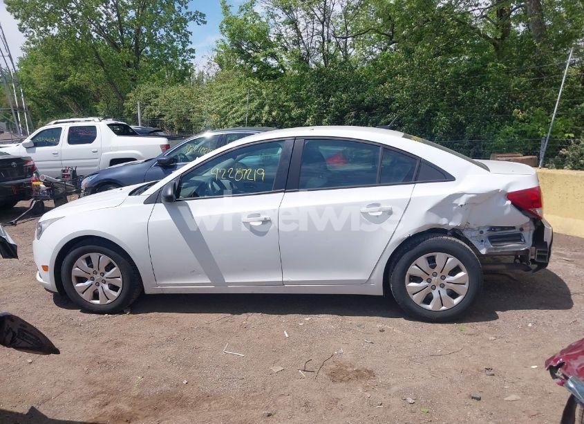 Photo 14 of 2013 Chevrolet Cruze LS AUTO (VIN 1G1PA5SH3D7324528)