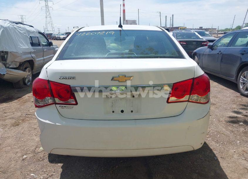 Photo 16 of 2013 Chevrolet Cruze LS AUTO (VIN 1G1PA5SH3D7324528)