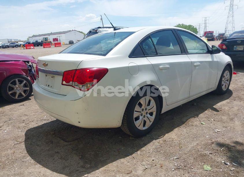 Photo 4 of 2013 Chevrolet Cruze LS AUTO (VIN 1G1PA5SH3D7324528)