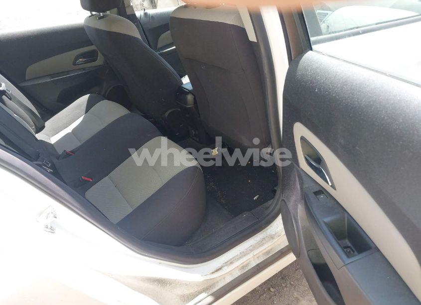 Photo 8 of 2013 Chevrolet Cruze LS AUTO (VIN 1G1PA5SH3D7324528)