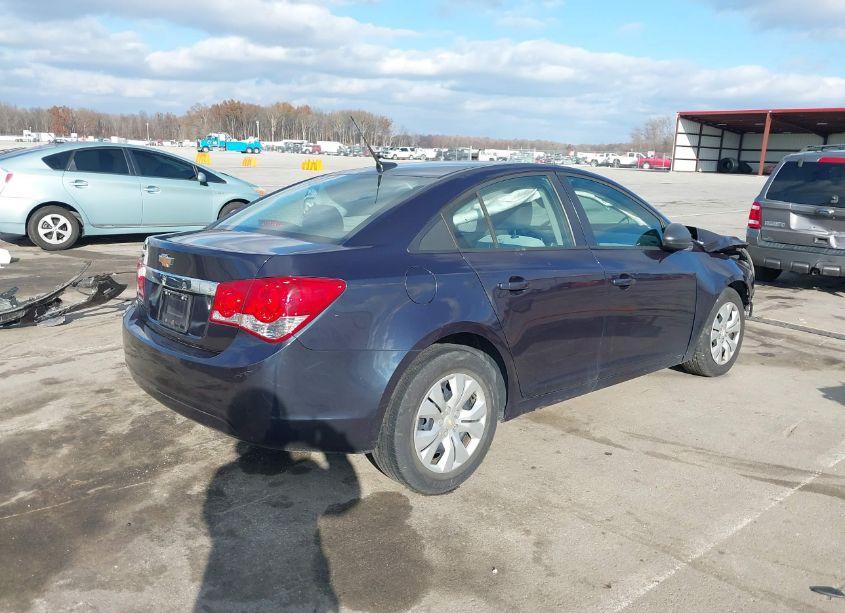 Photo 4 of 2014 Chevrolet Cruze LS AUTO (VIN 1G1PA5SH3E7186443)