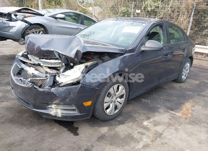 Photo 2 of 2014 Chevrolet Cruze LS AUTO (VIN 1G1PA5SH3E7187463)