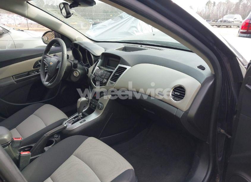 Photo 5 of 2014 Chevrolet Cruze LS AUTO (VIN 1G1PA5SH3E7187463)