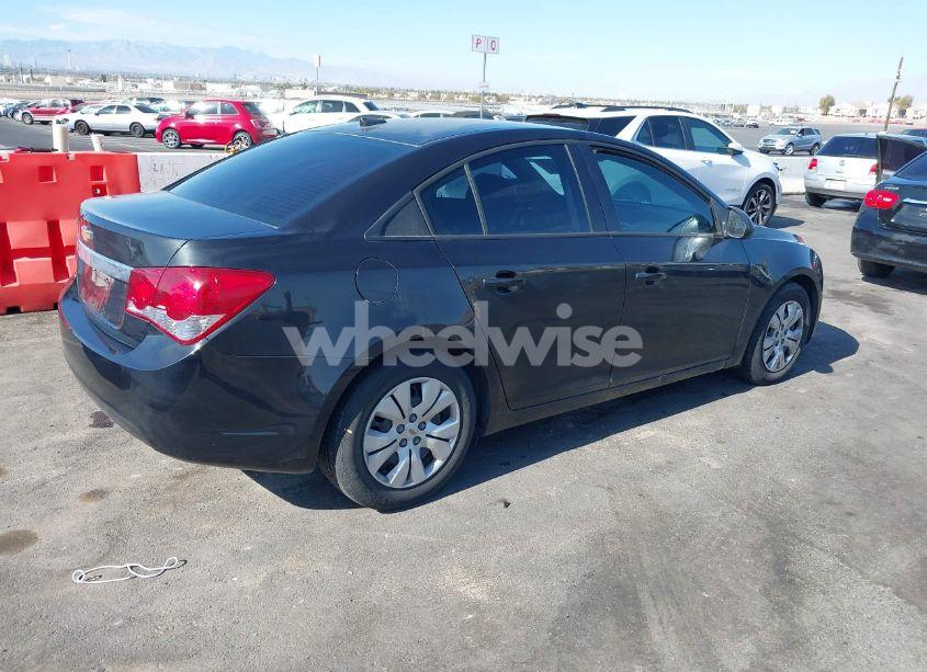 Photo 4 of 2014 Chevrolet Cruze LS AUTO (VIN 1G1PA5SH3E7243918)