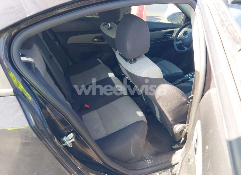 Photo 8 of 2014 Chevrolet Cruze LS AUTO (VIN 1G1PA5SH3E7243918)