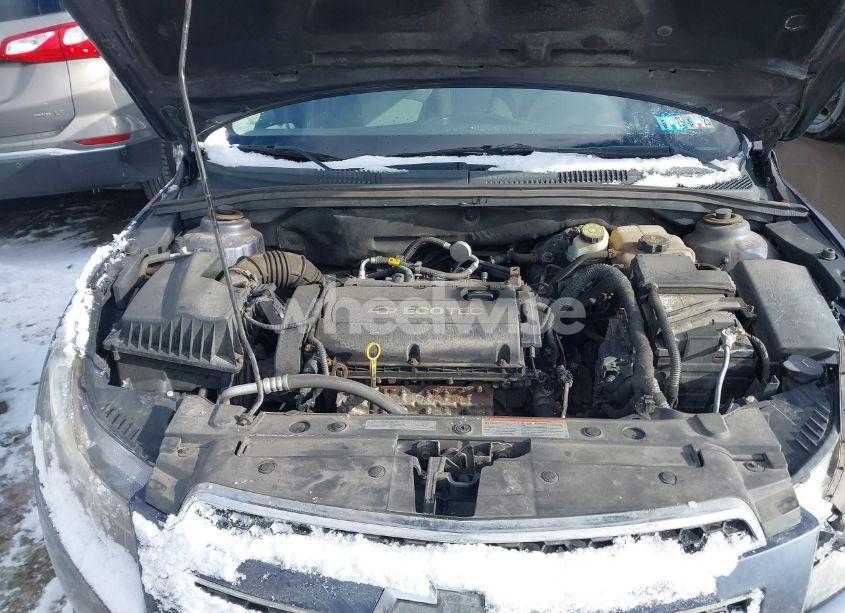 Photo 10 of 2014 Chevrolet Cruze LS AUTO (VIN 1G1PA5SH3E7267314)