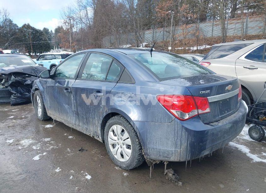 Photo 3 of 2014 Chevrolet Cruze LS AUTO (VIN 1G1PA5SH3E7267314)