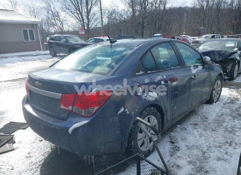 Photo 4 of 2014 Chevrolet Cruze LS AUTO (VIN 1G1PA5SH3E7267314)