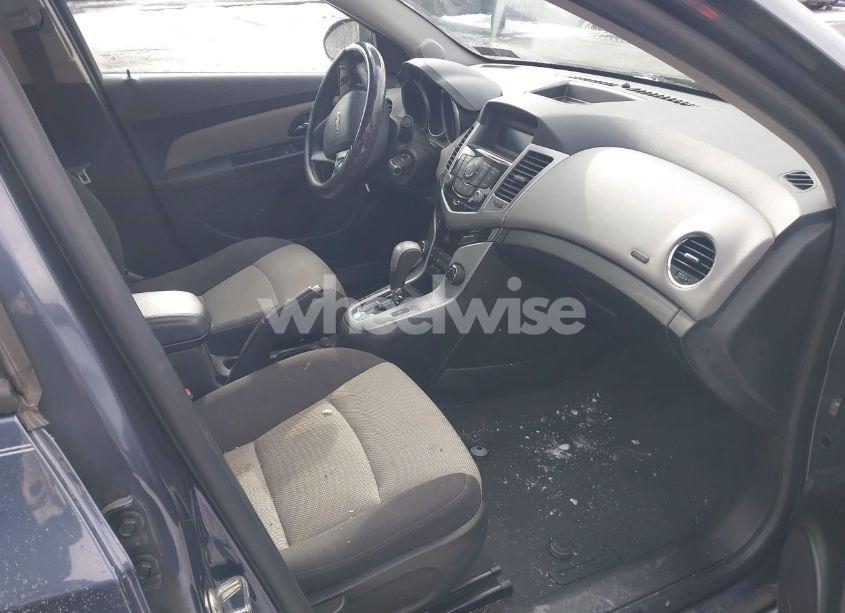 Photo 5 of 2014 Chevrolet Cruze LS AUTO (VIN 1G1PA5SH3E7267314)