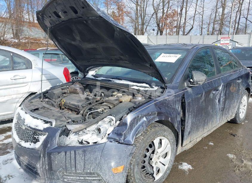 Photo 6 of 2014 Chevrolet Cruze LS AUTO (VIN 1G1PA5SH3E7267314)