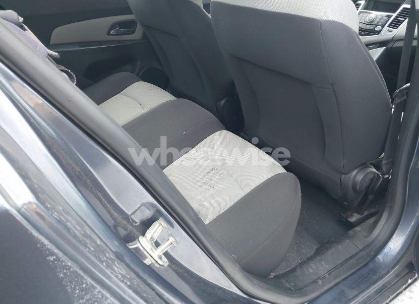 Photo 8 of 2014 Chevrolet Cruze LS AUTO (VIN 1G1PA5SH3E7267314)