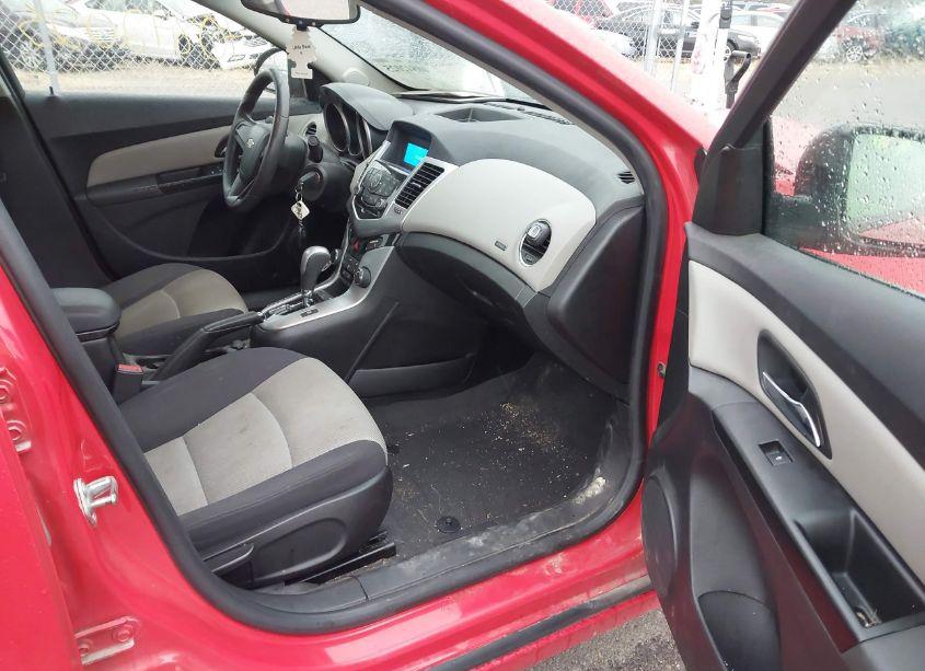 Photo 5 of 2014 Chevrolet Cruze LS AUTO (VIN 1G1PA5SH3E7281262)