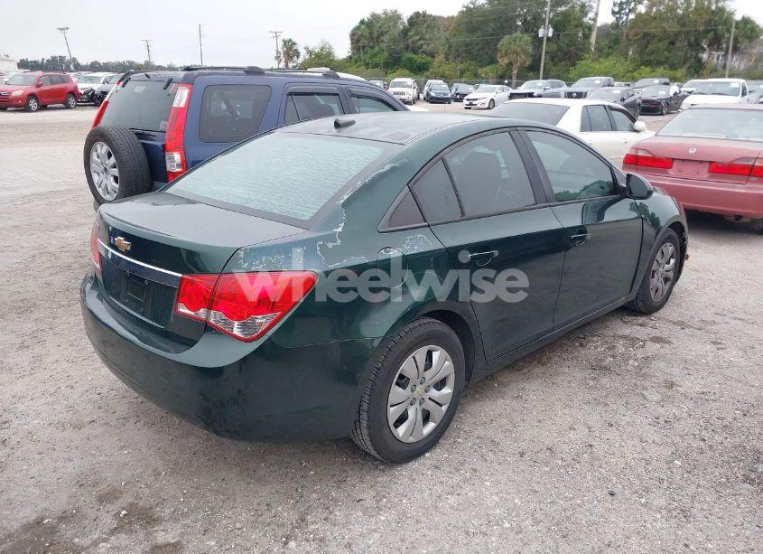 Photo 4 of 2014 Chevrolet Cruze LS AUTO (VIN 1G1PA5SH3E7387632)