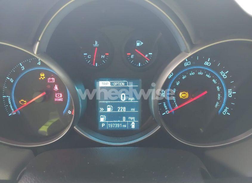 Photo 7 of 2014 Chevrolet Cruze LS AUTO (VIN 1G1PA5SH3E7398162)