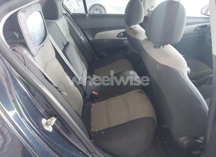 Photo 8 of 2014 Chevrolet Cruze LS AUTO (VIN 1G1PA5SH3E7398162)