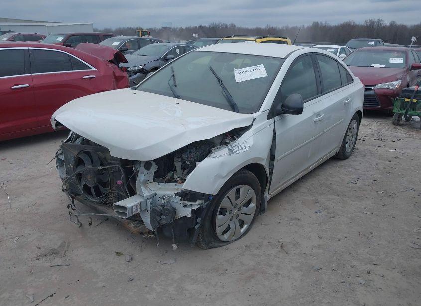 Photo 2 of 2014 Chevrolet Cruze LS AUTO (VIN 1G1PA5SH3E7442922)
