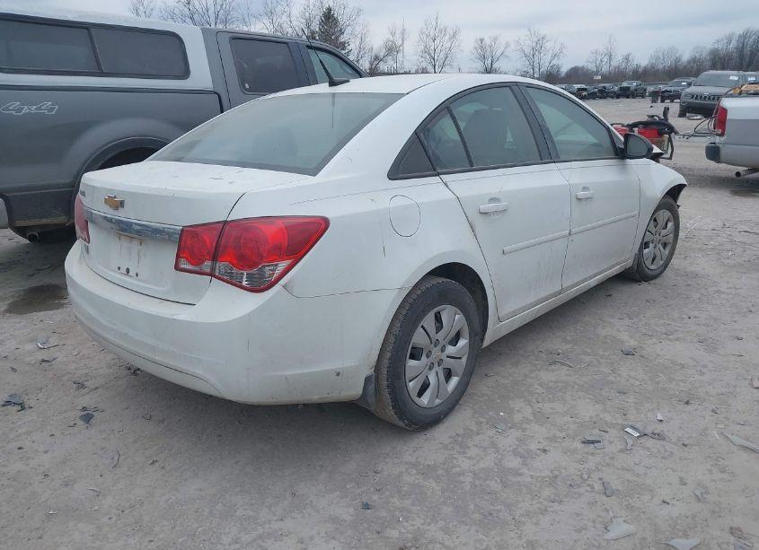 Photo 4 of 2014 Chevrolet Cruze LS AUTO (VIN 1G1PA5SH3E7442922)