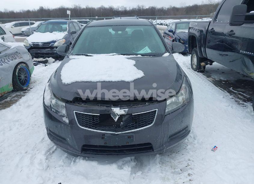 Photo 12 of 2014 Chevrolet Cruze LS AUTO (VIN 1G1PA5SH3E7447974)