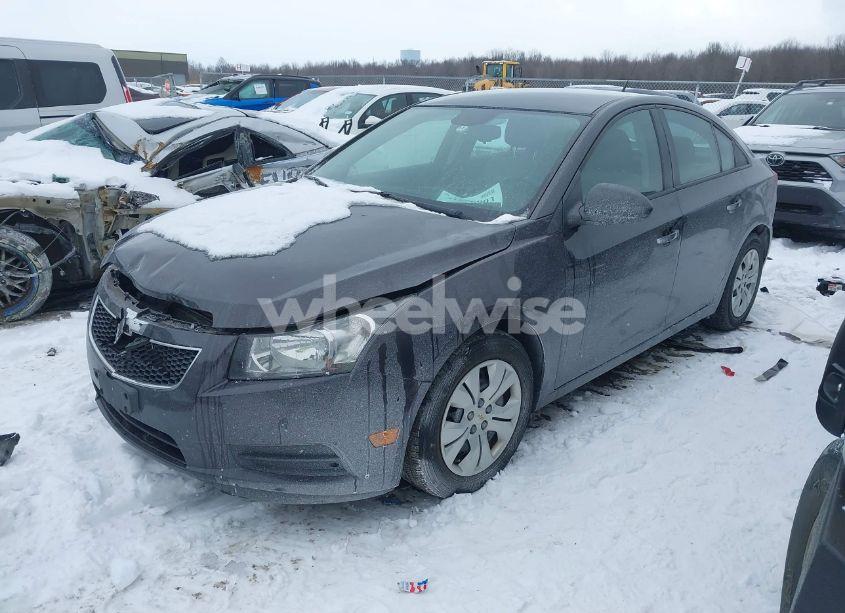Photo 2 of 2014 Chevrolet Cruze LS AUTO (VIN 1G1PA5SH3E7447974)