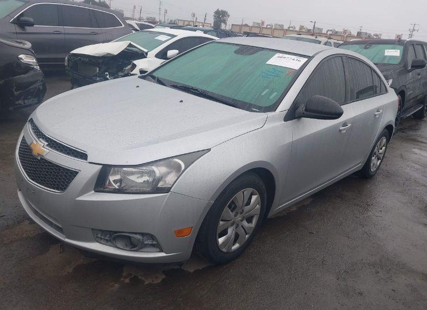 Photo 2 of 2014 Chevrolet Cruze LS AUTO (VIN 1G1PA5SH3E7451989)