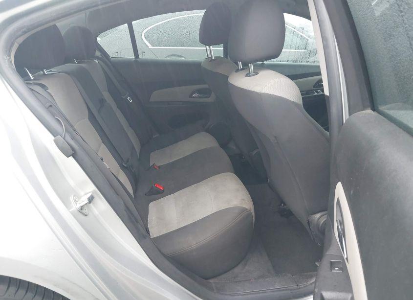 Photo 8 of 2014 Chevrolet Cruze LS AUTO (VIN 1G1PA5SH3E7451989)