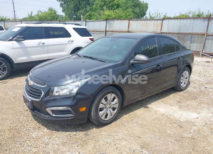 Photo 2 of 2015 Chevrolet Cruze LS AUTO (VIN 1G1PA5SH3F7111856)