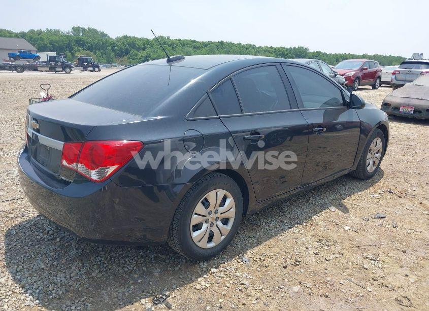 Photo 4 of 2015 Chevrolet Cruze LS AUTO (VIN 1G1PA5SH3F7111856)