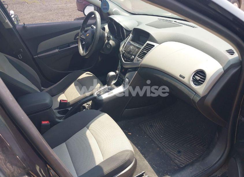 Photo 5 of 2015 Chevrolet Cruze LS AUTO (VIN 1G1PA5SH3F7111856)