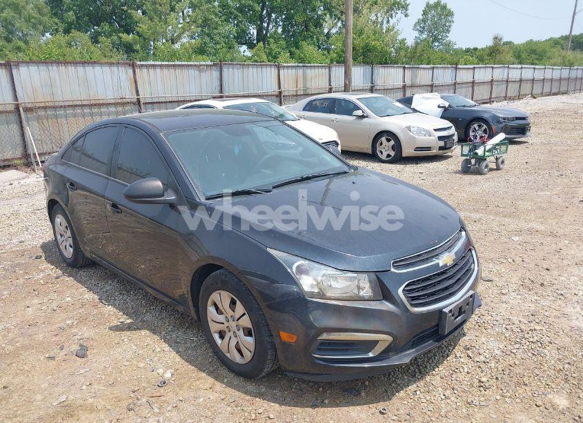Photo 6 of 2015 Chevrolet Cruze LS AUTO (VIN 1G1PA5SH3F7111856)