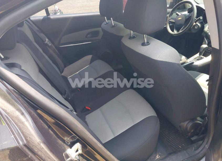 Photo 8 of 2015 Chevrolet Cruze LS AUTO (VIN 1G1PA5SH3F7111856)