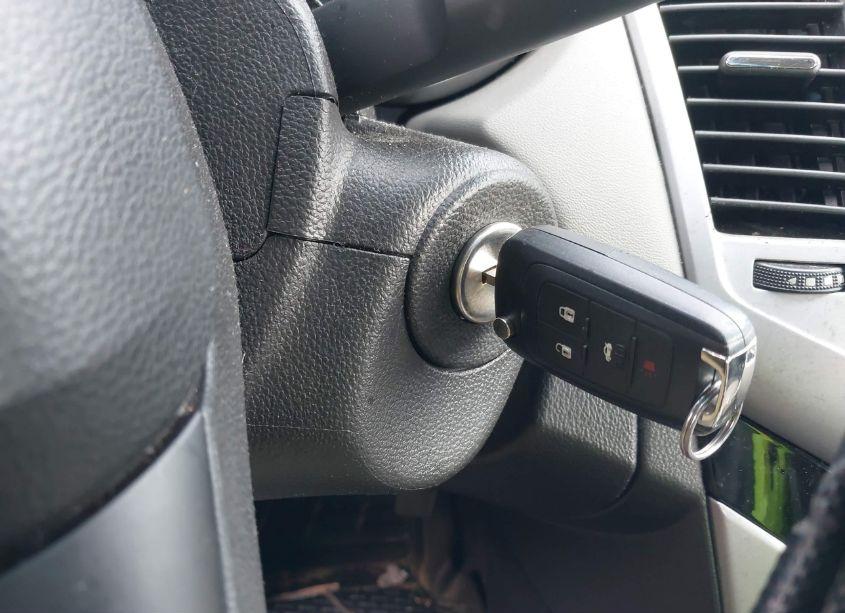 Photo 11 of 2015 Chevrolet Cruze LS AUTO (VIN 1G1PA5SH3F7153914)