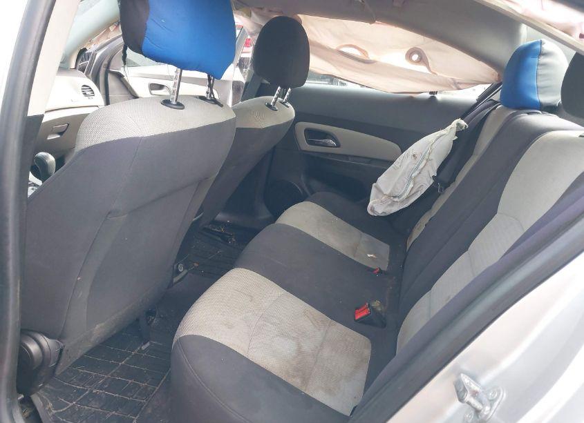 Photo 8 of 2015 Chevrolet Cruze LS AUTO (VIN 1G1PA5SH3F7153914)