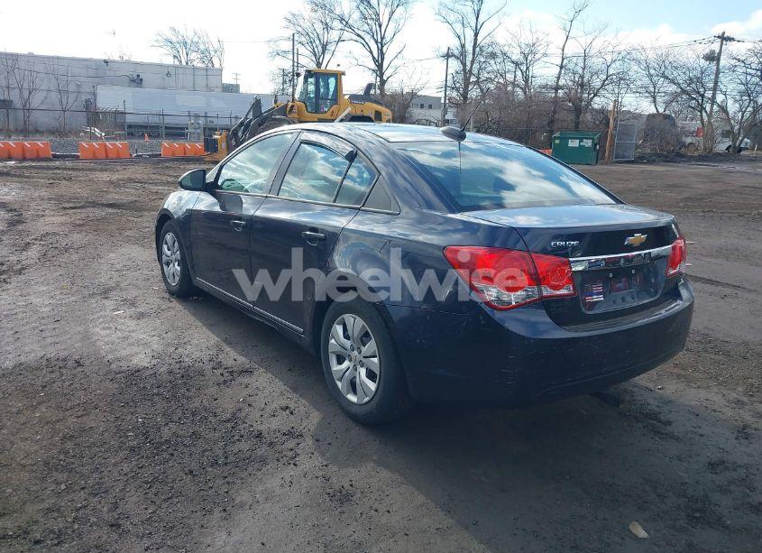 Photo 3 of 2015 Chevrolet Cruze LS AUTO (VIN 1G1PA5SH3F7200942)
