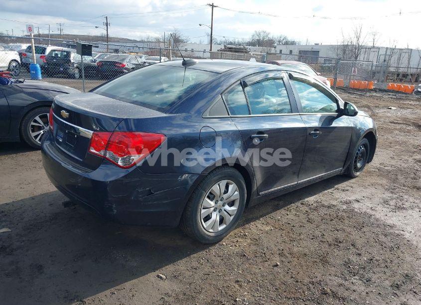 Photo 4 of 2015 Chevrolet Cruze LS AUTO (VIN 1G1PA5SH3F7200942)