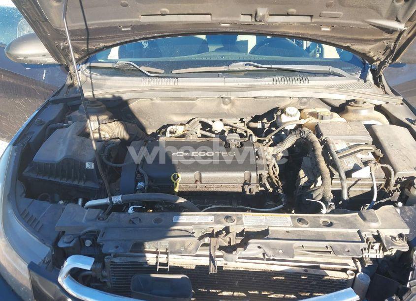 Photo 10 of 2015 Chevrolet Cruze LS AUTO (VIN 1G1PA5SH3F7235755)