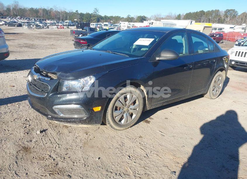 Photo 2 of 2015 Chevrolet Cruze LS AUTO (VIN 1G1PA5SH3F7235755)