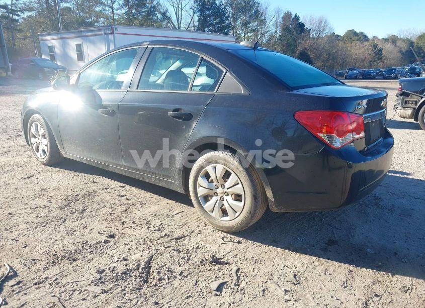 Photo 3 of 2015 Chevrolet Cruze LS AUTO (VIN 1G1PA5SH3F7235755)