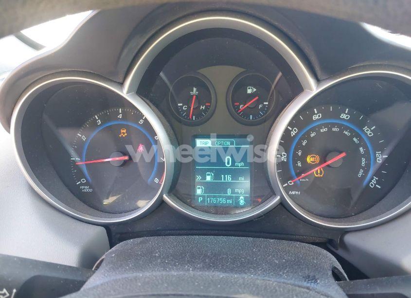 Photo 7 of 2015 Chevrolet Cruze LS AUTO (VIN 1G1PA5SH3F7235755)