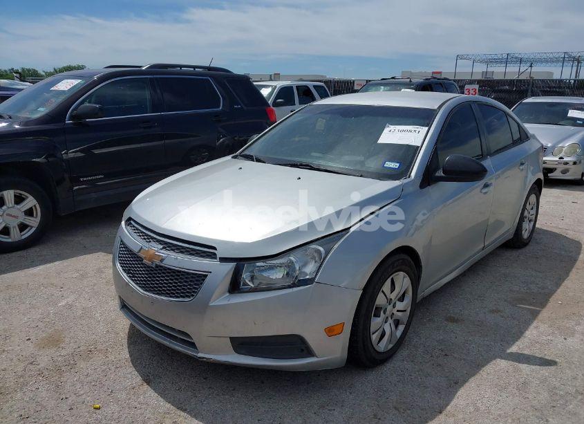 Photo 2 of 2013 Chevrolet Cruze LS AUTO (VIN 1G1PA5SH4D7160237)