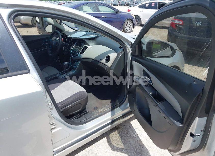 Photo 5 of 2013 Chevrolet Cruze LS AUTO (VIN 1G1PA5SH4D7160237)