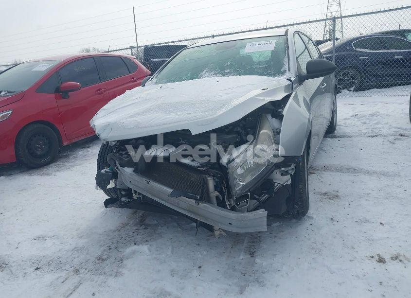 Photo 2 of 2013 Chevrolet Cruze LS AUTO (VIN 1G1PA5SH4D7169956)