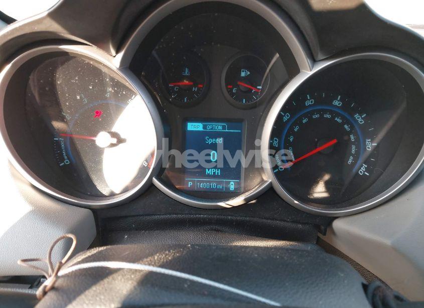 Photo 7 of 2013 Chevrolet Cruze LS AUTO (VIN 1G1PA5SH4D7184571)