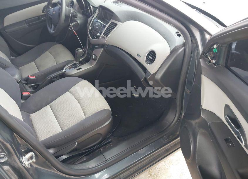 Photo 5 of 2013 Chevrolet Cruze LS AUTO (VIN 1G1PA5SH4D7226446)