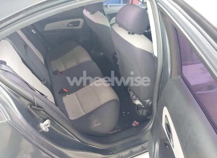 Photo 8 of 2013 Chevrolet Cruze LS AUTO (VIN 1G1PA5SH4D7226446)