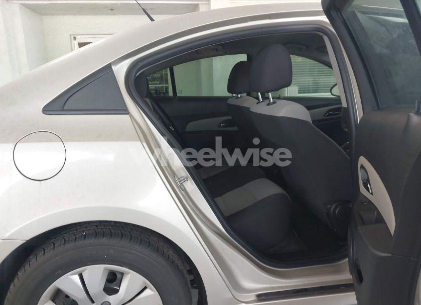 Photo 8 of 2013 Chevrolet Cruze LS AUTO (VIN 1G1PA5SH4D7266381)