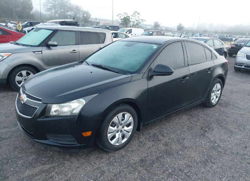 Photo 2 of 2013 Chevrolet Cruze LS AUTO (VIN 1G1PA5SH4D7277347)