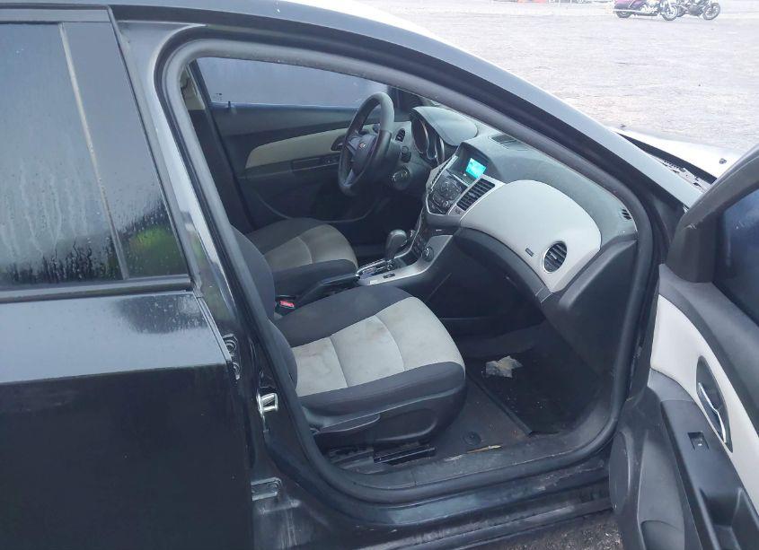 Photo 5 of 2013 Chevrolet Cruze LS AUTO (VIN 1G1PA5SH4D7277347)
