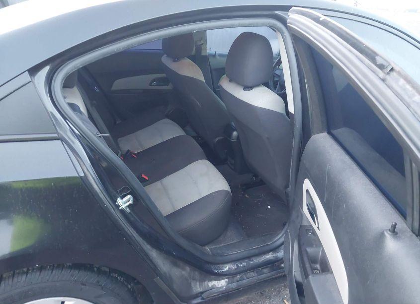 Photo 8 of 2013 Chevrolet Cruze LS AUTO (VIN 1G1PA5SH4D7277347)