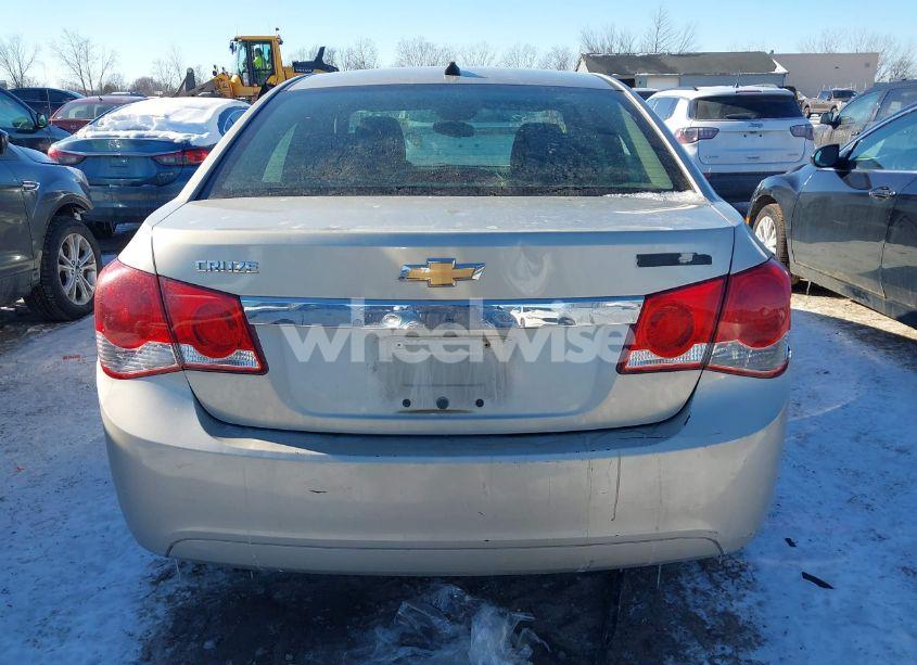 Photo 16 of 2013 Chevrolet Cruze LS AUTO (VIN 1G1PA5SH4D7294259)