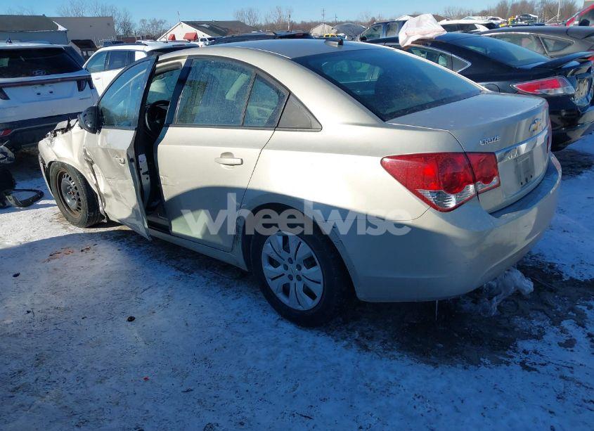Photo 3 of 2013 Chevrolet Cruze LS AUTO (VIN 1G1PA5SH4D7294259)